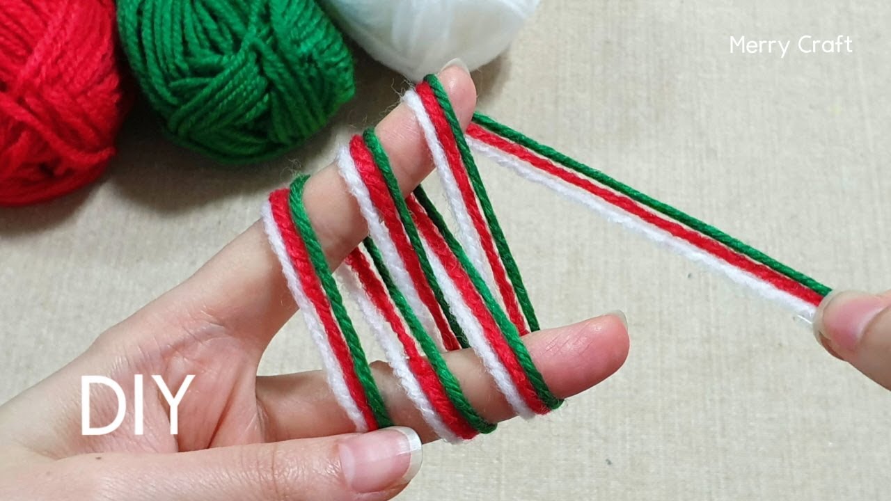 Easy Christmas Decoration Ideas with Woolen yarn - Christmas Tree Ornament Making - DIY Creative art