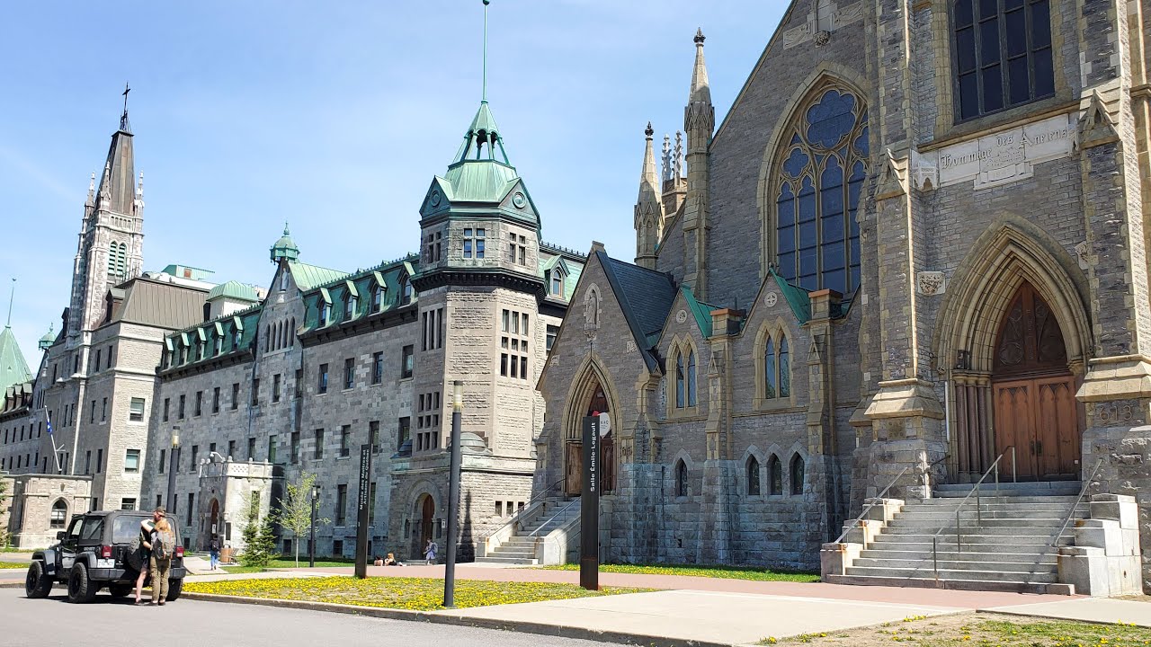 Cégep de Saint-Laurent / Saint-Laurent College / French language college in Montreal, Canada