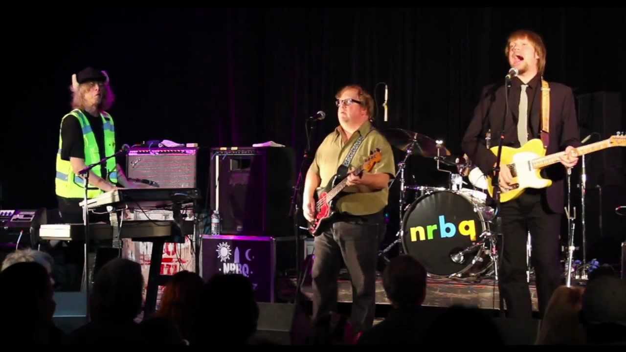 NRBQ performs 