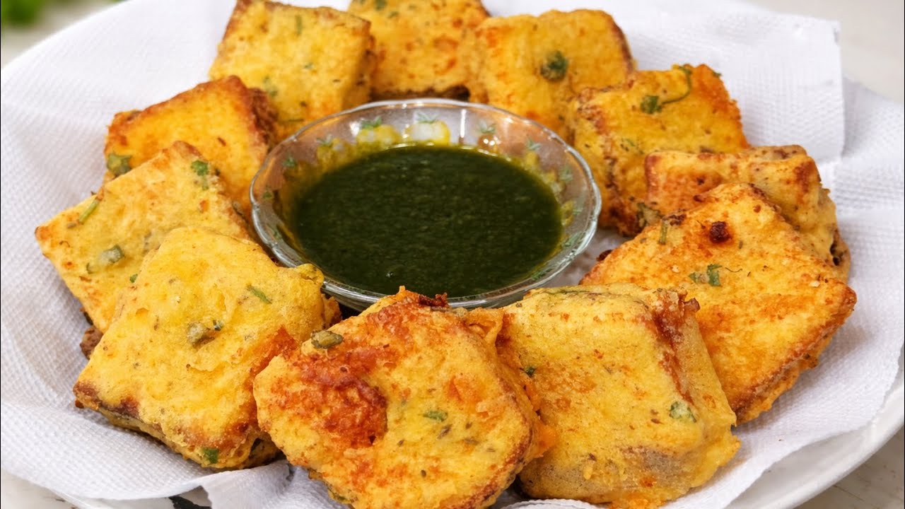 Broccoli Paneer ke Mini Bread Pakora (Holi Special)