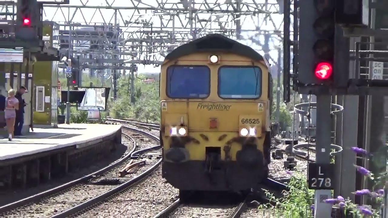 66 525 exits the North London line to pass Stratford, 10 Jul 25