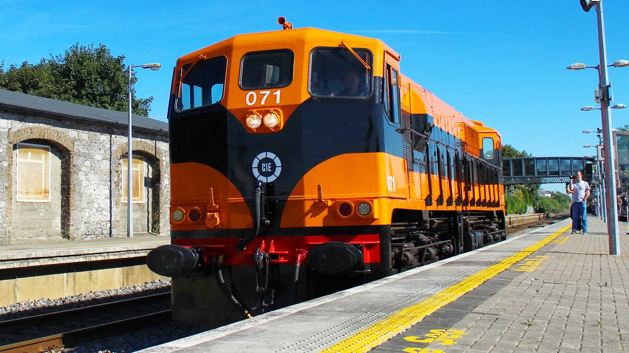 Iarnrod Eireann Irish Rail GM 071 class no. 071 and Plasser at Portlaoise 29/08/16