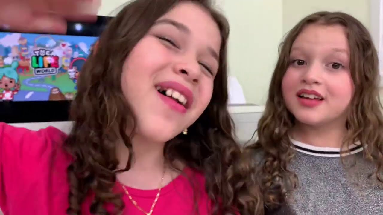 MEU PRIMEIRO DIA DE AULA NO TOCA LIFE WORLD | Família Hoje é dia de Marias Games