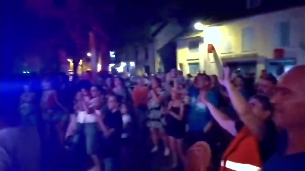 La Plume  - La faute à qui - live à Crecy la Chapelle 
