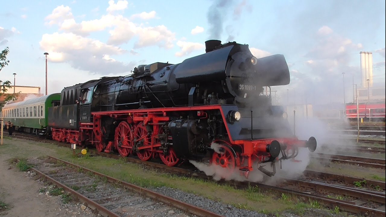Dampflok 35 1097-1 mit Sonderzug 