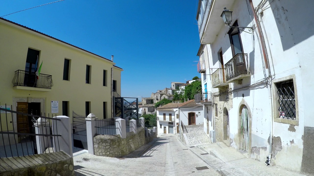 Streets of Zungoli / le strade di Zungoli 4K