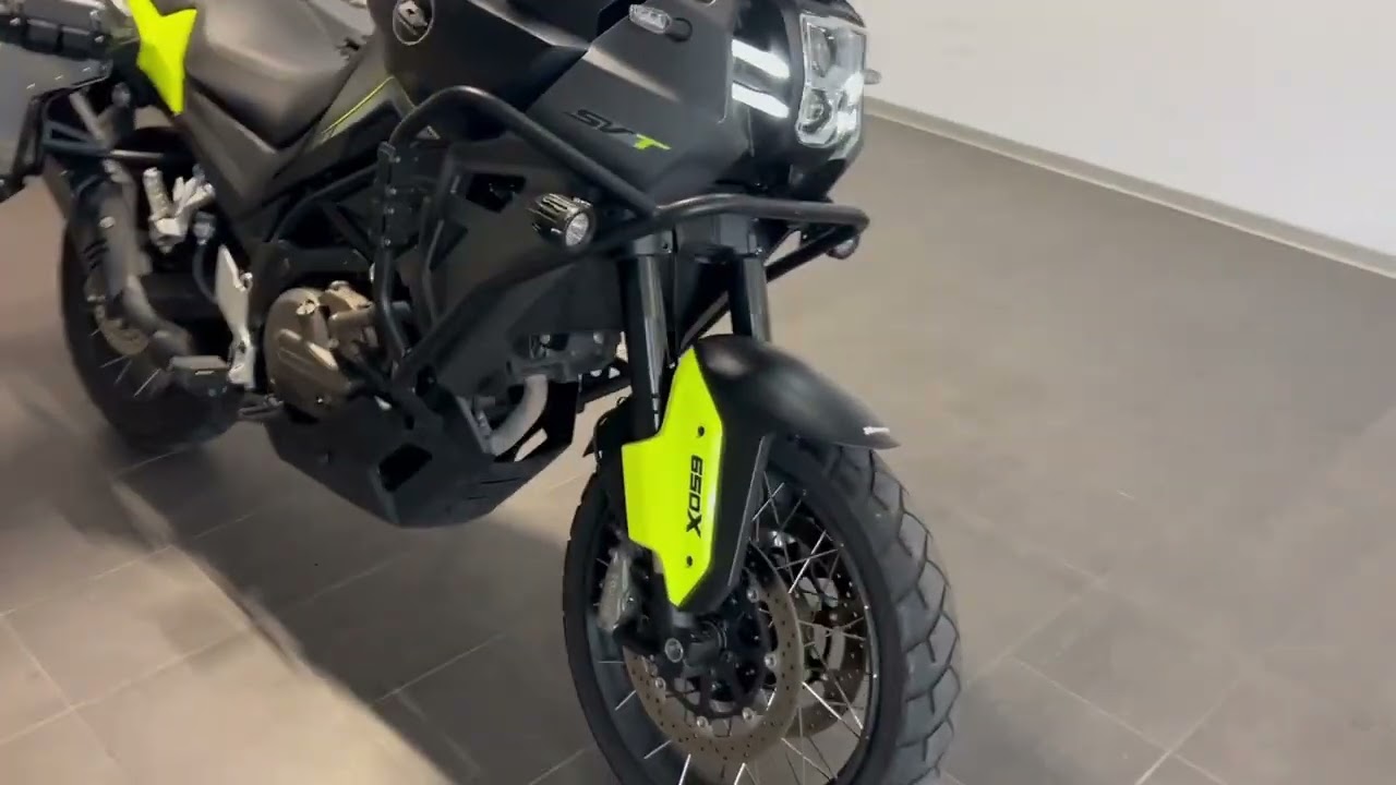 QJ Motor SVT 650 X nero 2024