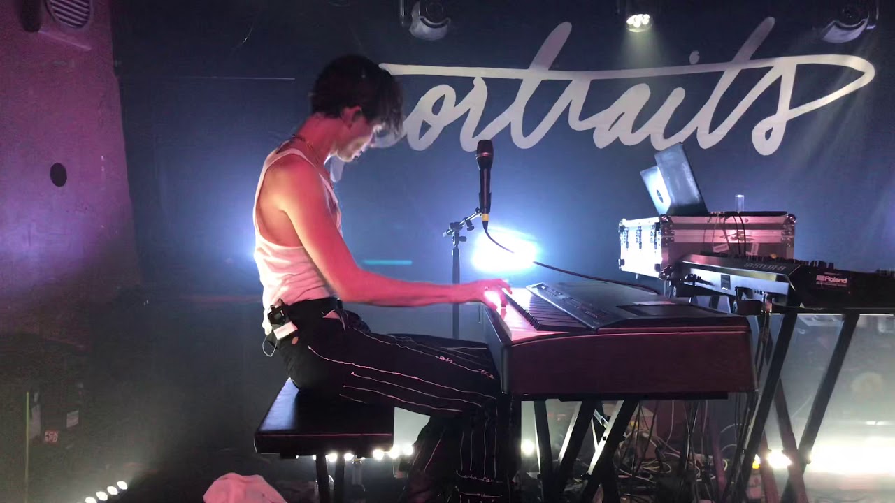 Greyson Chance - White Roses (live in Berlin, 10-Oct-2019) HD