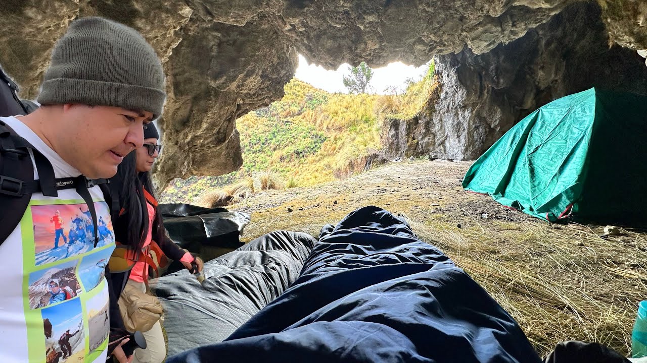 VIVAC dentro de una CUEVA “Quilotoa”😨❄️ Josué y Elie