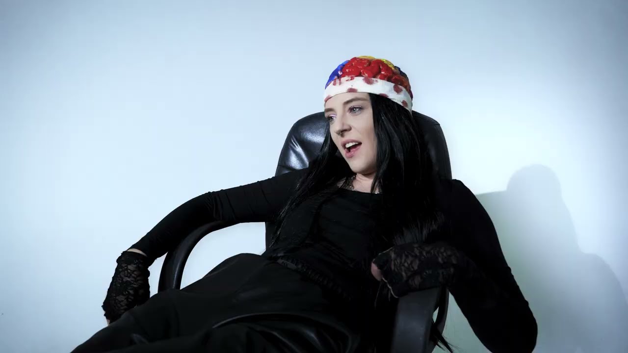 LEORRA - AN KETTEN GELEGT (Official Video)