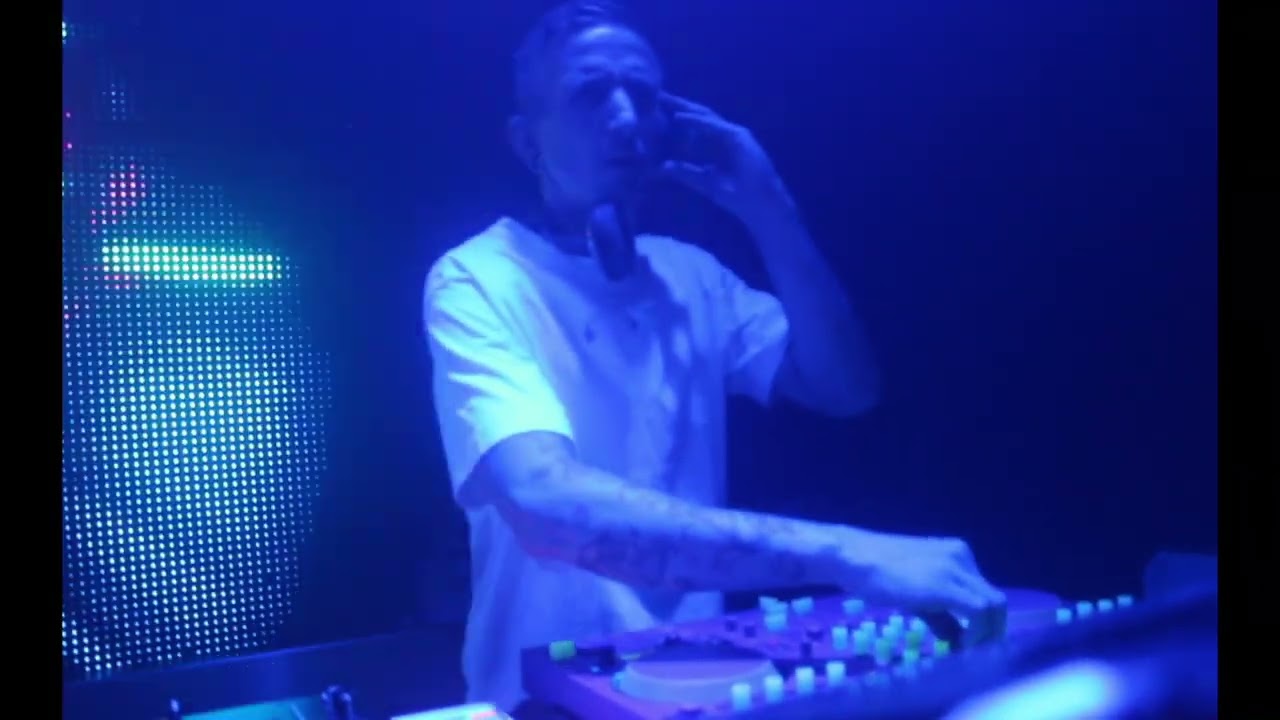 SPOTKOLLEKTIV TIMO MANDL GLASFABRIK BAD BREISIG 24.04.2022 @PERFORMANCE_NUPP_TV