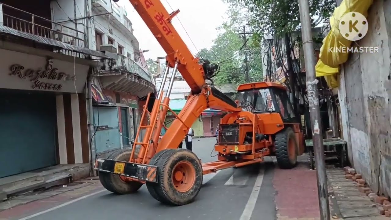 Janrator shifted in to roof !! Terrace par janrator chadaya hydra se 
