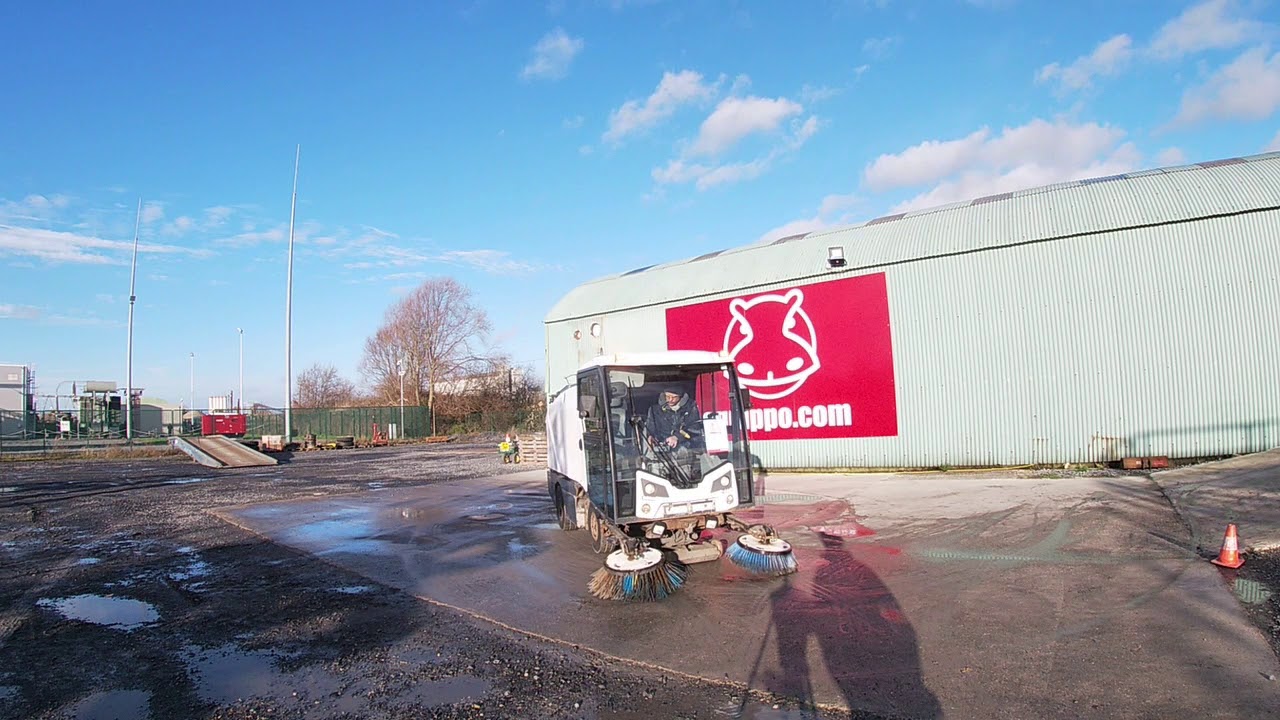 Used Johnston SA92 | Used Sweeper | equippo.com | Used heavy equipment