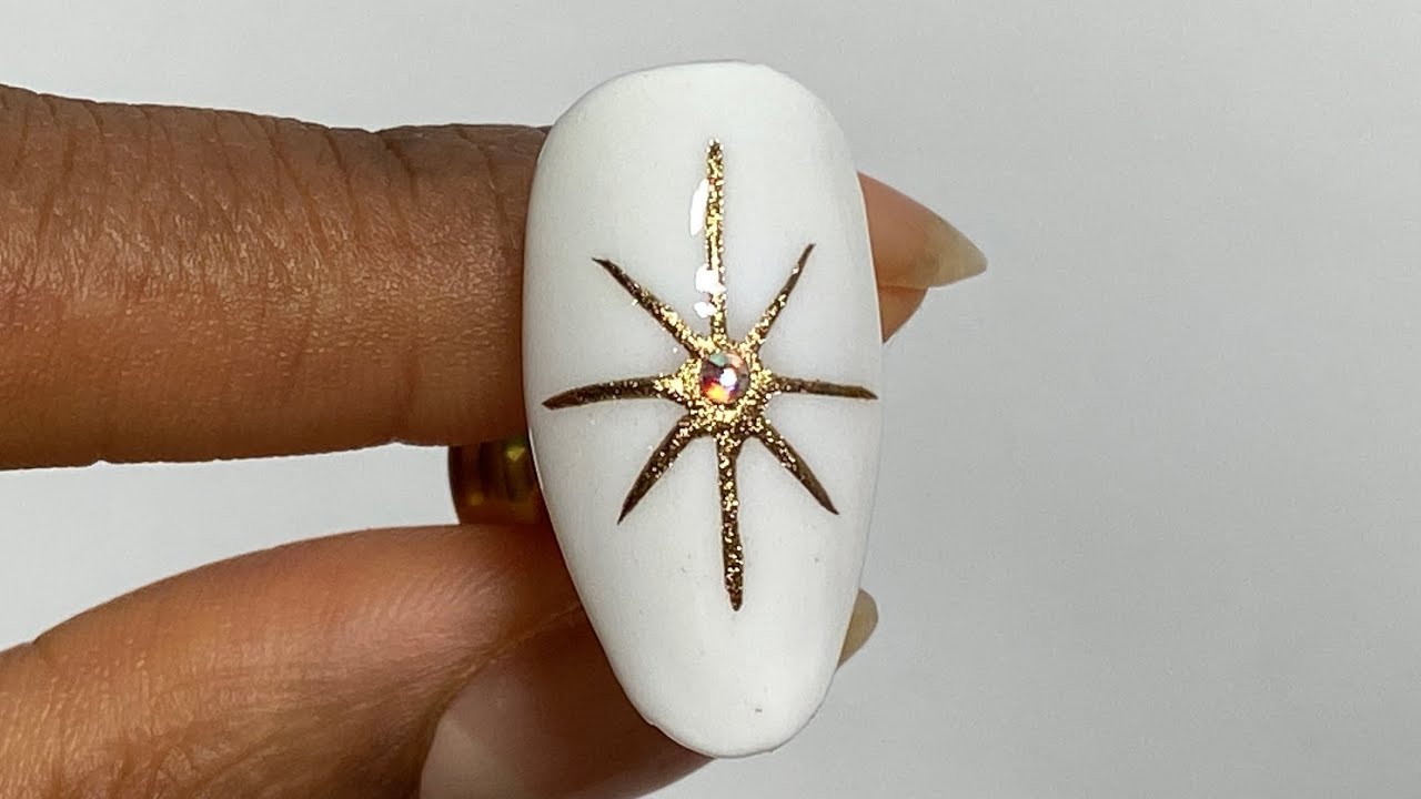 Como fazer nail art de estrela cromada - TUTORIAL nail art estrela ✨