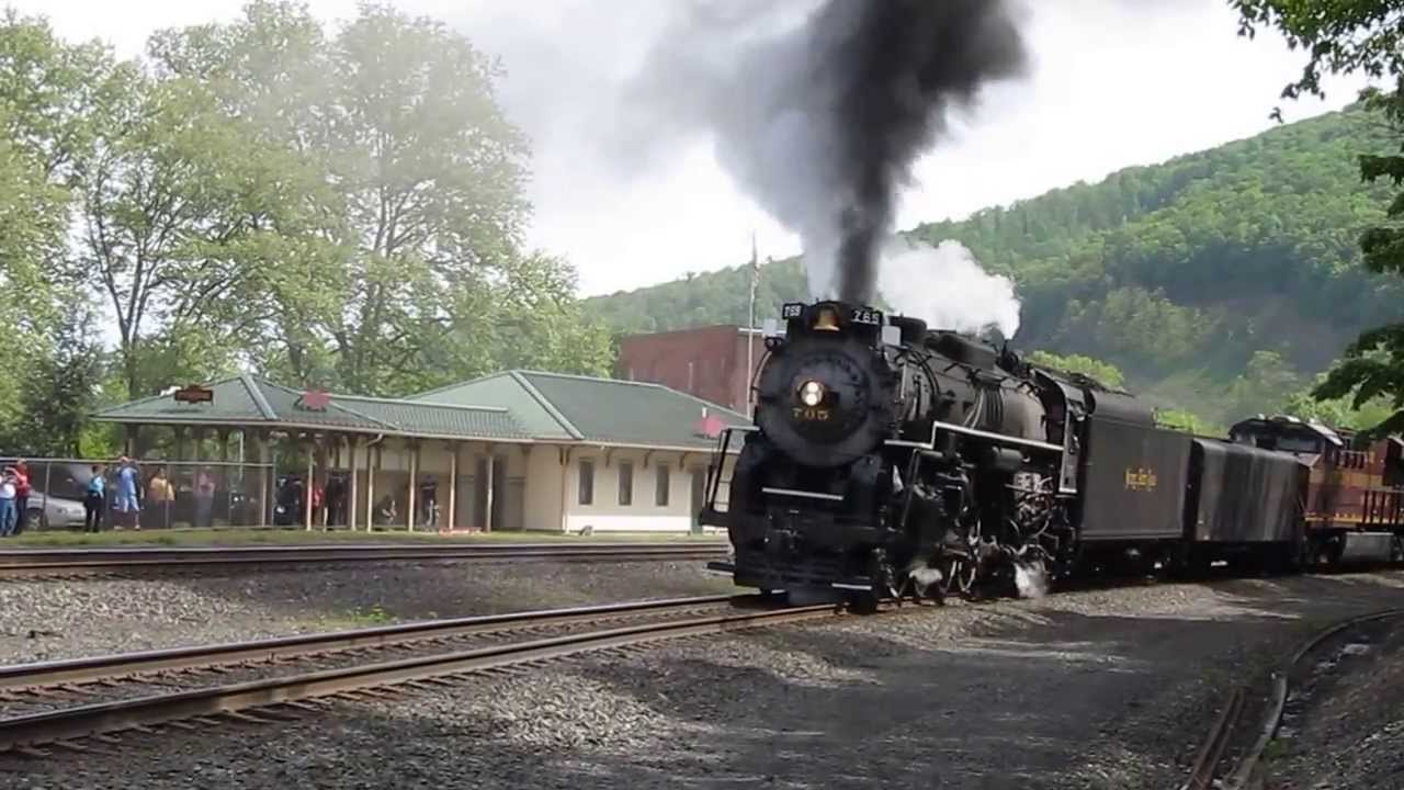 NKP 765 Horseshoe Curve Trip, Meets Amtrak train Tyrone, Pa station. Start up!