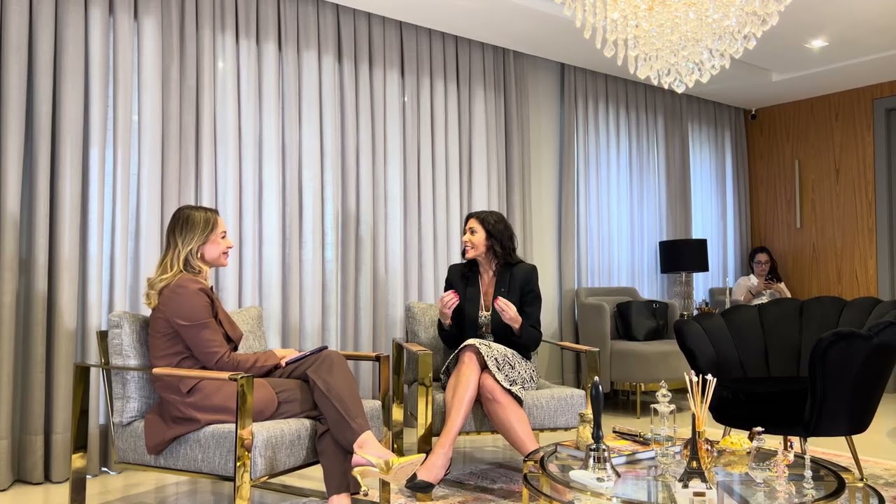 Renata Salomão em Entrevista com Ágata Turini