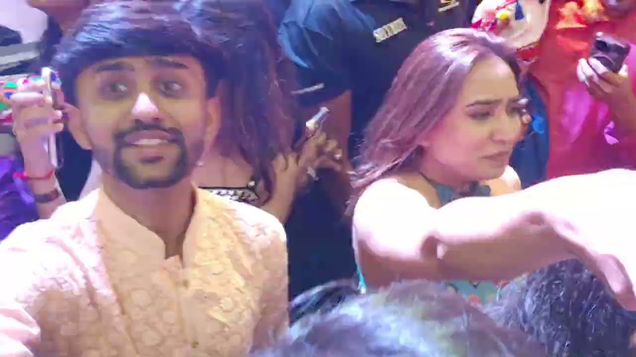Ishani Dave Live Garba in Halifax | Biggest Community Get Together 2025