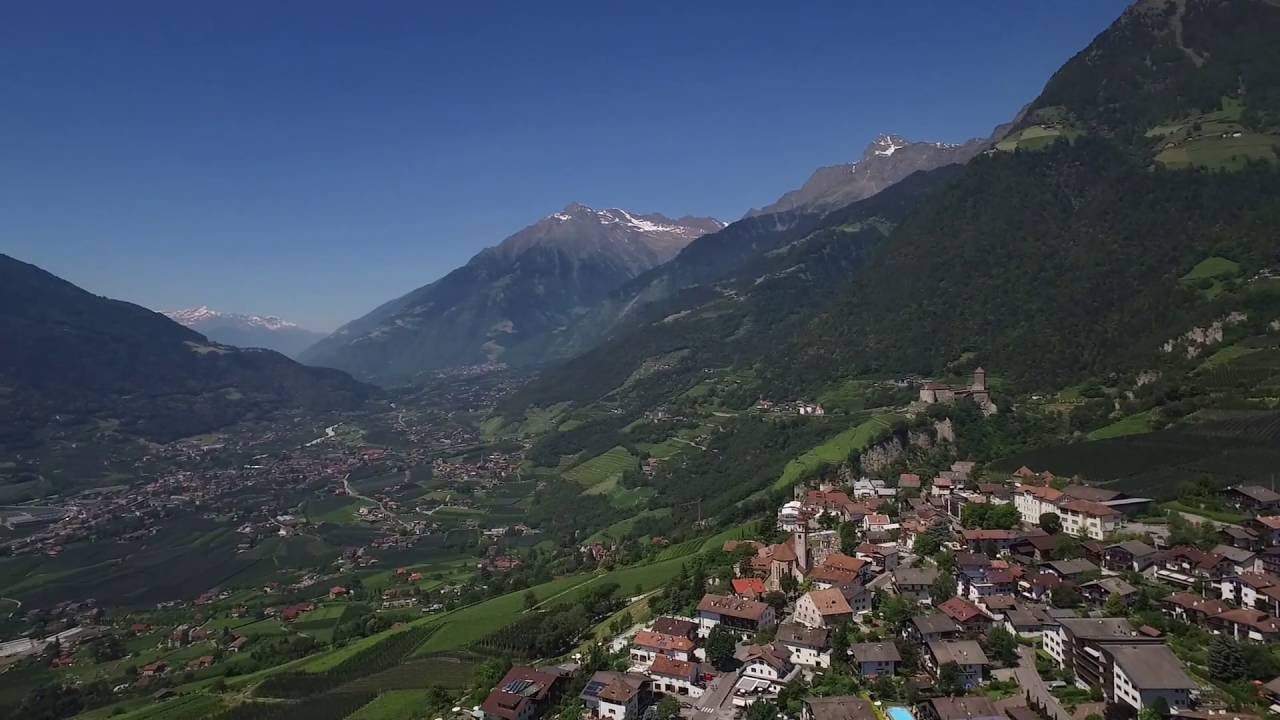 Dorf Tirol von oben