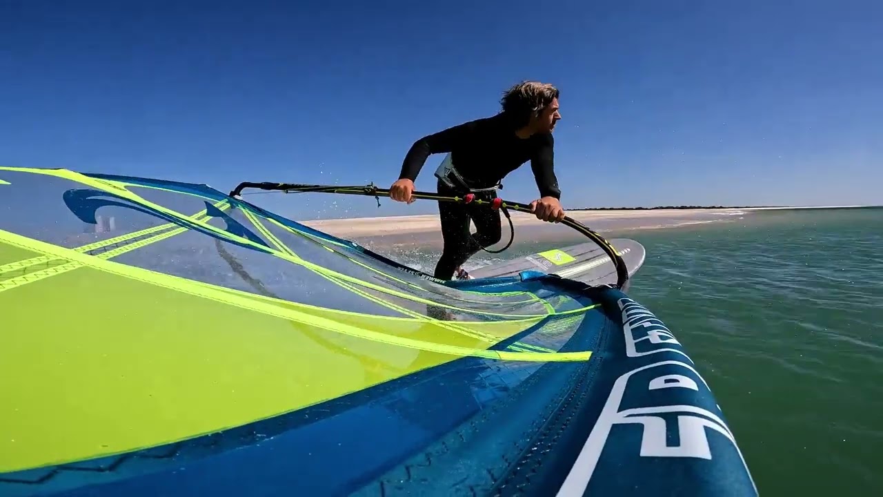 Windsurfing slalom with freeride sail