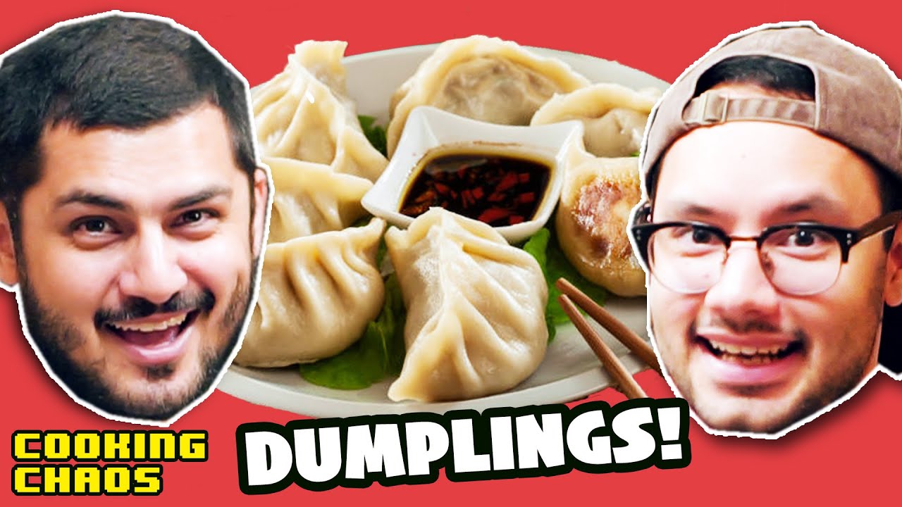 Chicken Dumplings / Hunza Momos without Steamer but MAXIMUM Entertainment | Cooking Chaos