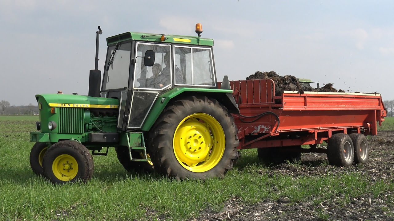 Atlas/Terex 1404M en John Deere 2130 aan het mest laden en strooien (2016)
