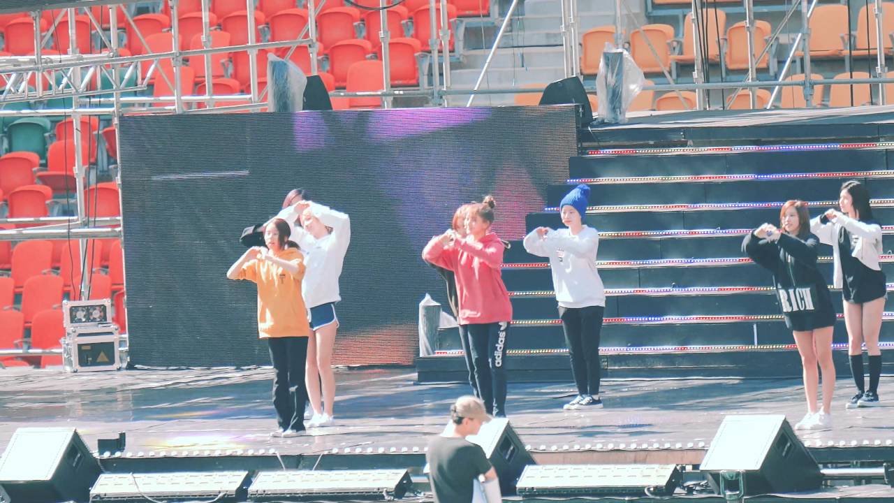 [4k Fancam/직캠] 161009 드라이 리허설 TWICE(트와이스) _ OOH-AHH하게(우아하게) @아시아송페스티벌