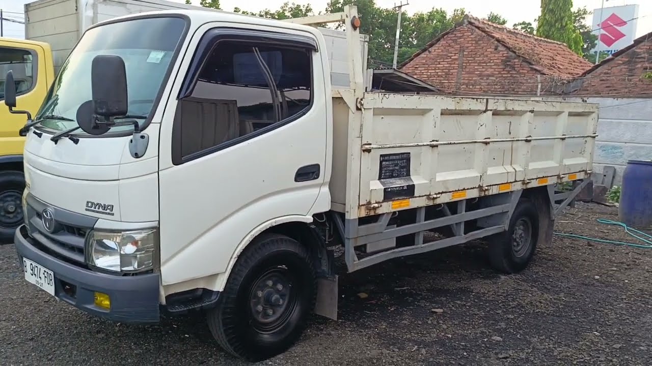 TERJUAL # Toyota Dyna Engkel Long 4 Roda 110 ST tahun 2012
