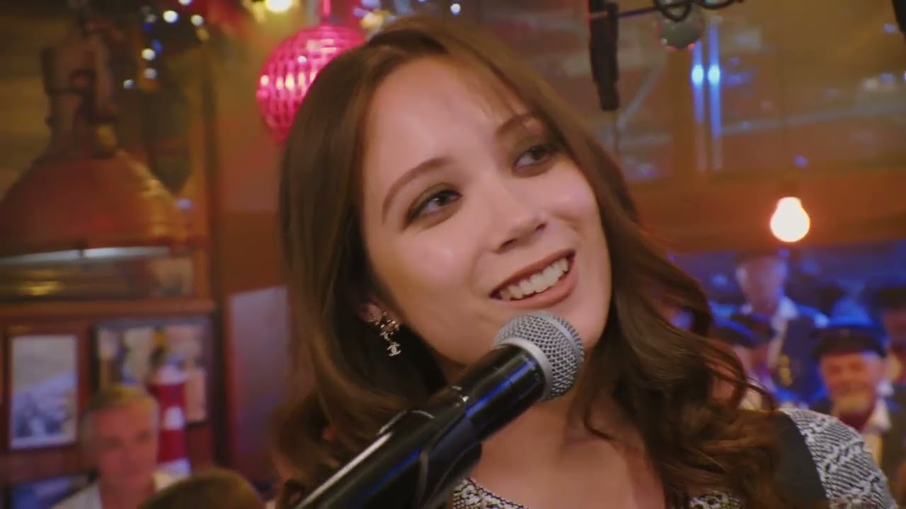Laufey - Silver Lining (Live on Inas Nacht)