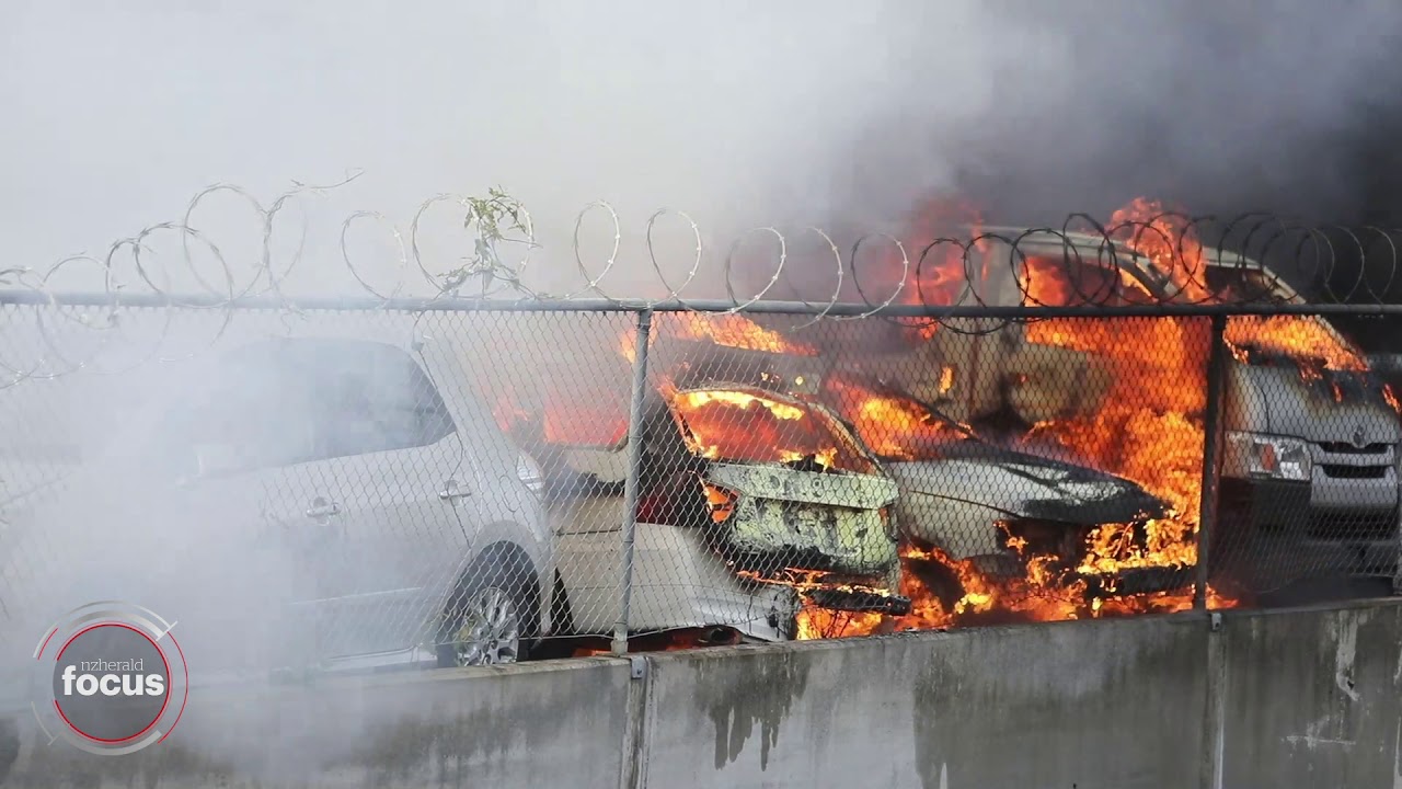 Focus: Dozens of cars ablaze in Mt Wellington, Auckland | nzherald.co.nz