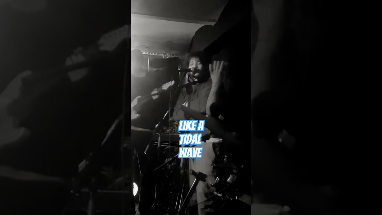 Tidal wave hit like song