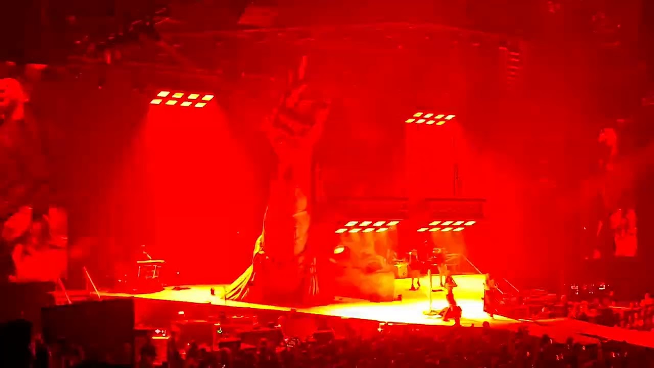 mgk - maybe / wild boy / el diablo (Live, Hamburg, Barclays Arena, 25.02.26)