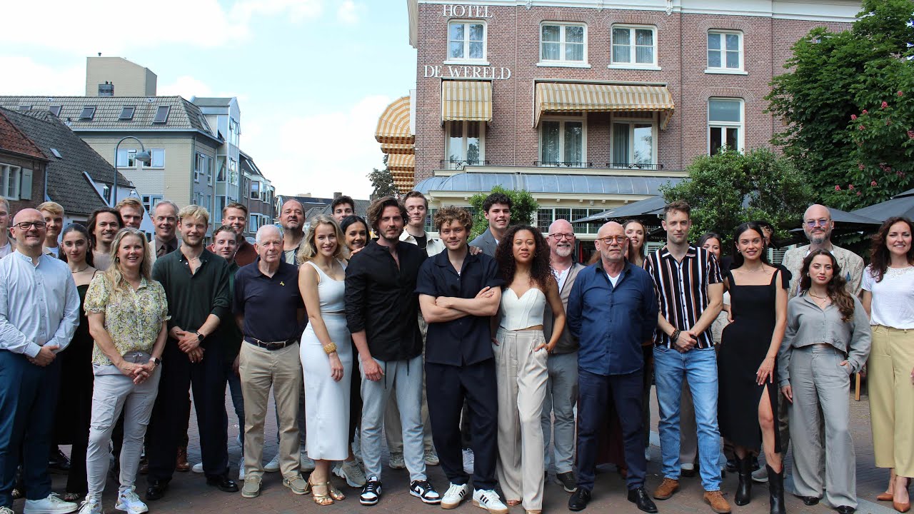 Presentatie volledige cast 40-45, de Musical bij Hotel De Wereld Wageningen