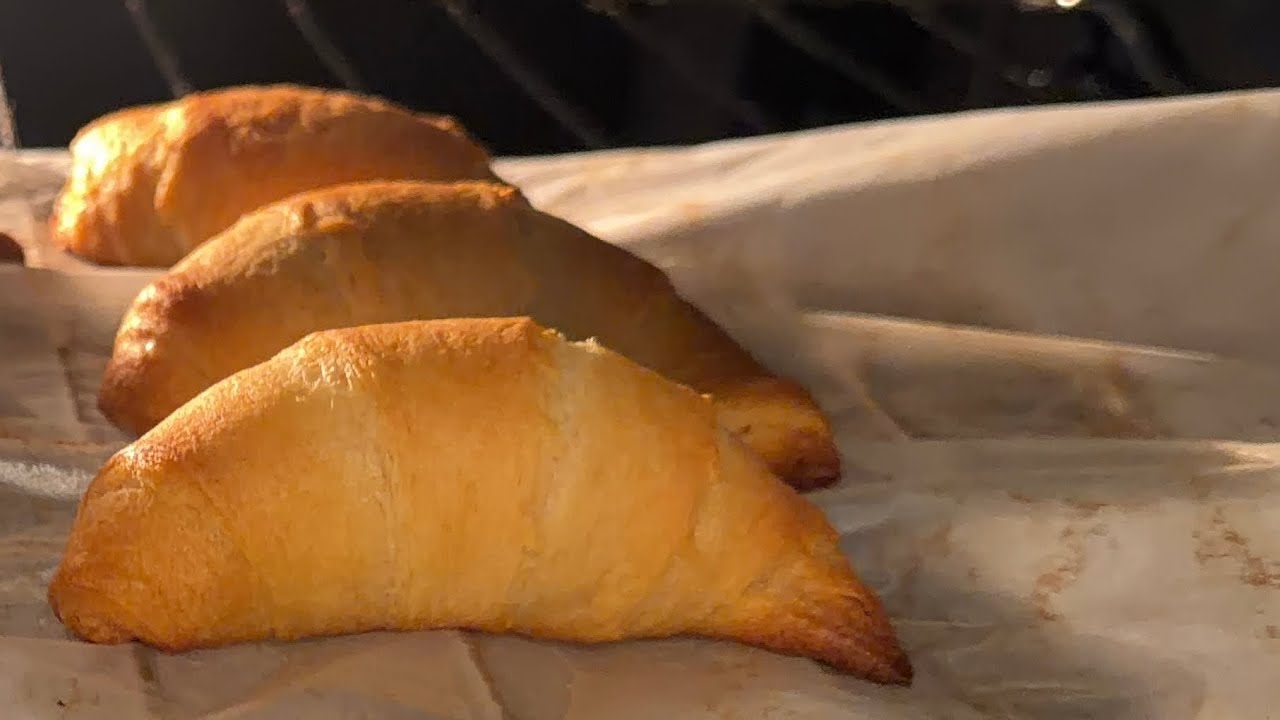  CRESCENT ROLLS kaise oven me banaye / how to make  CRESCENT ROLLS in HINDI / 