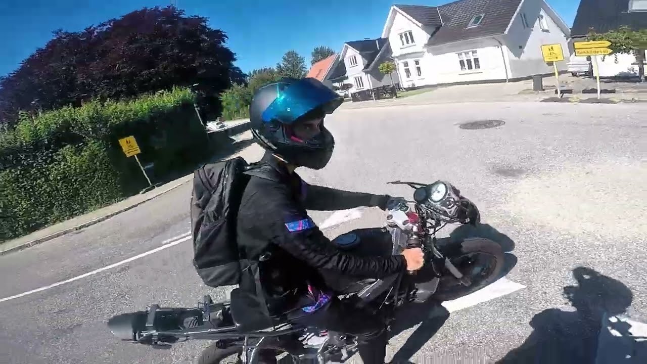 Aerox & Aprillia på landevej (Aprillia går i stykker😭)
