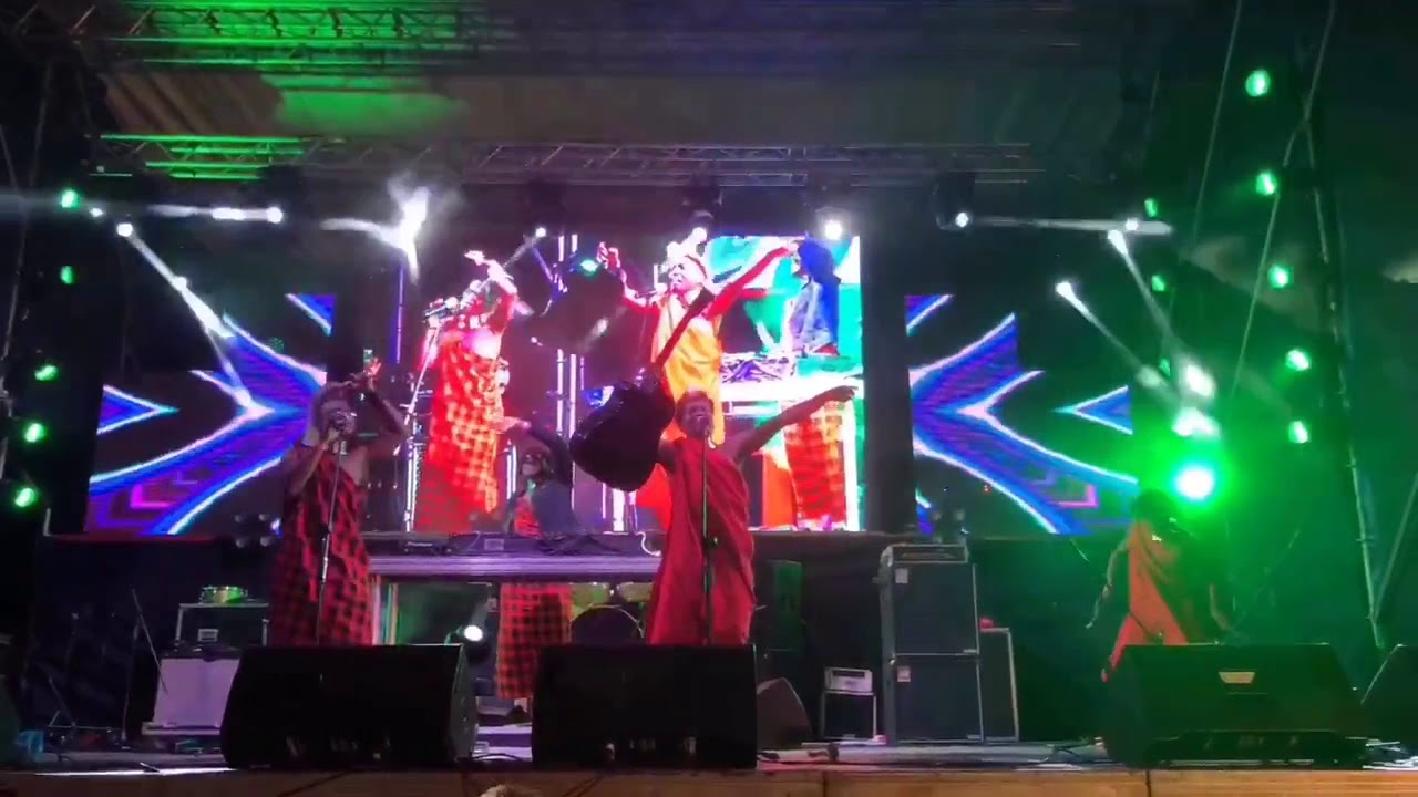 Mnqobi Yazo on Stage (Future Africa)🔥🔥🔥