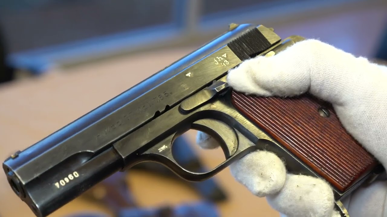 Virtual Gun Show | Over 30 German Pistol Rigs!