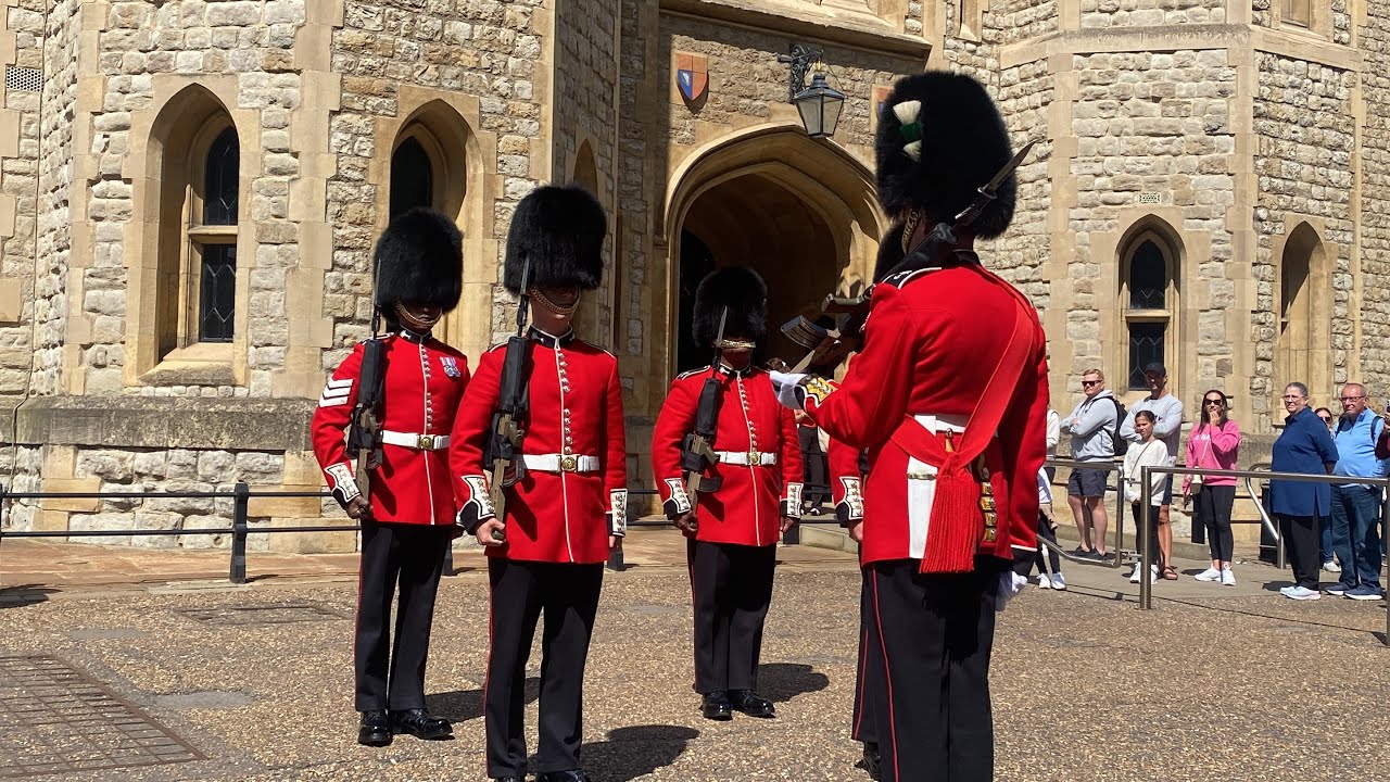 Escort to the word - Changing sentries - Tower of London