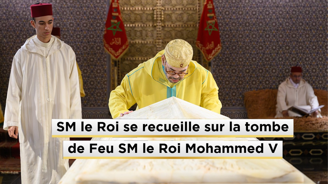 SM le Roi, Amir Al Mouminine, se recueille sur la tombe de Feu SM le Roi Mohammed V