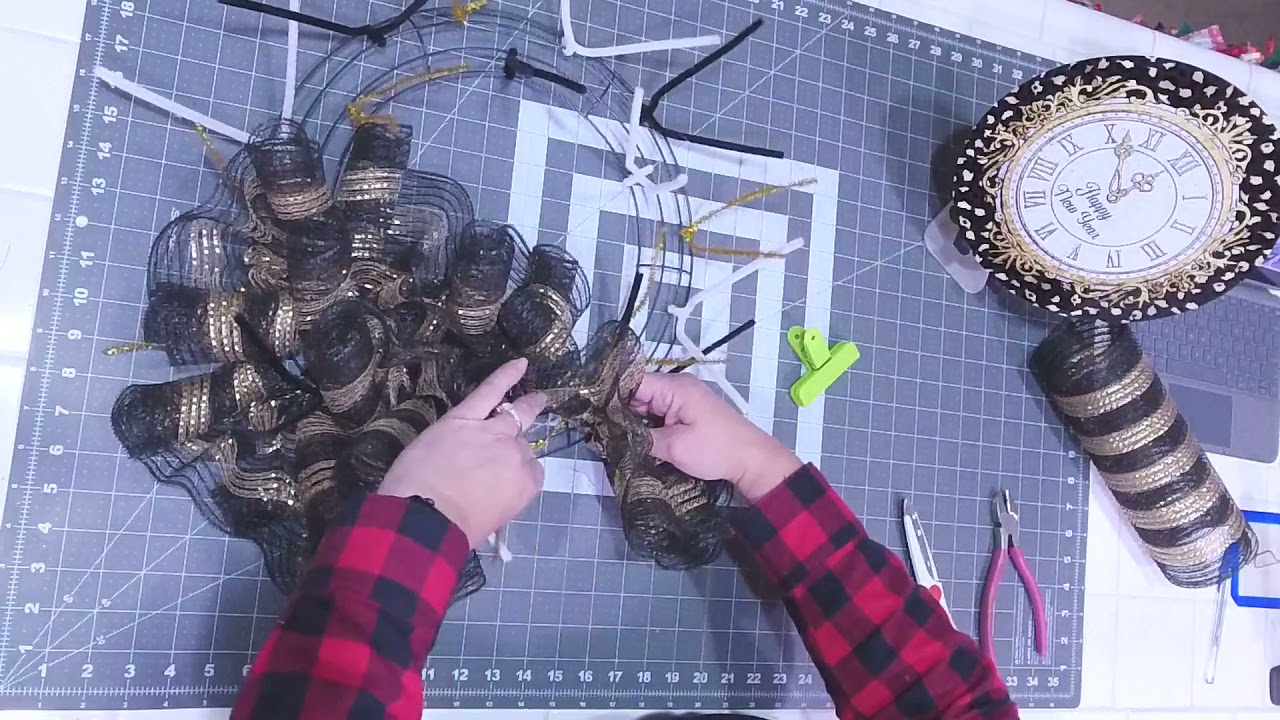 How to Make a New Years Wreath Making Tutorial