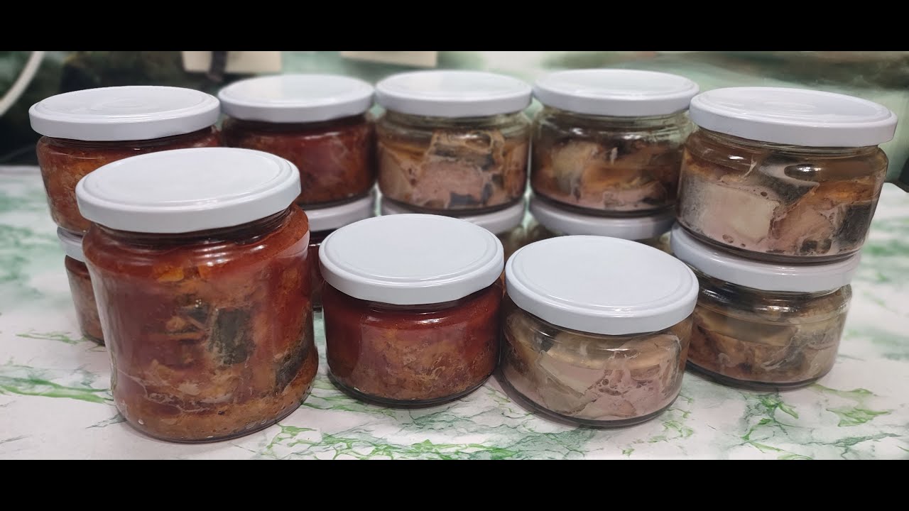 Скумбрия в автоклаве : в собственном соку , в масле ,  томатном соусе с овощами