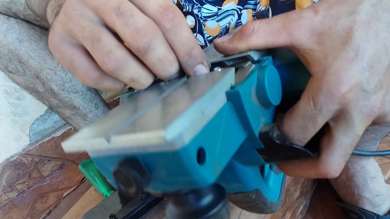 Como regular e montar as facas da plaina elétrica