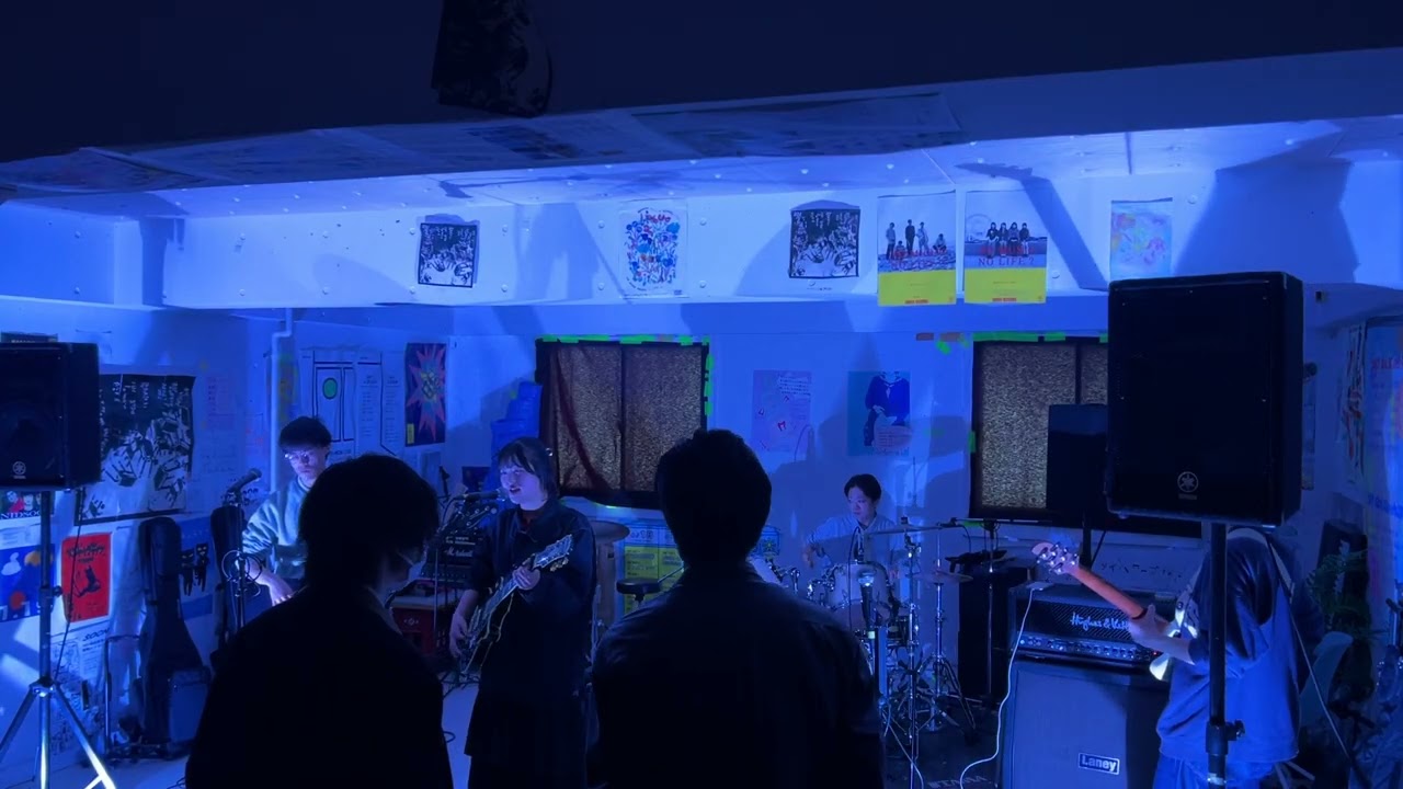 【冬ライブ1日目】無垢材のフローリング