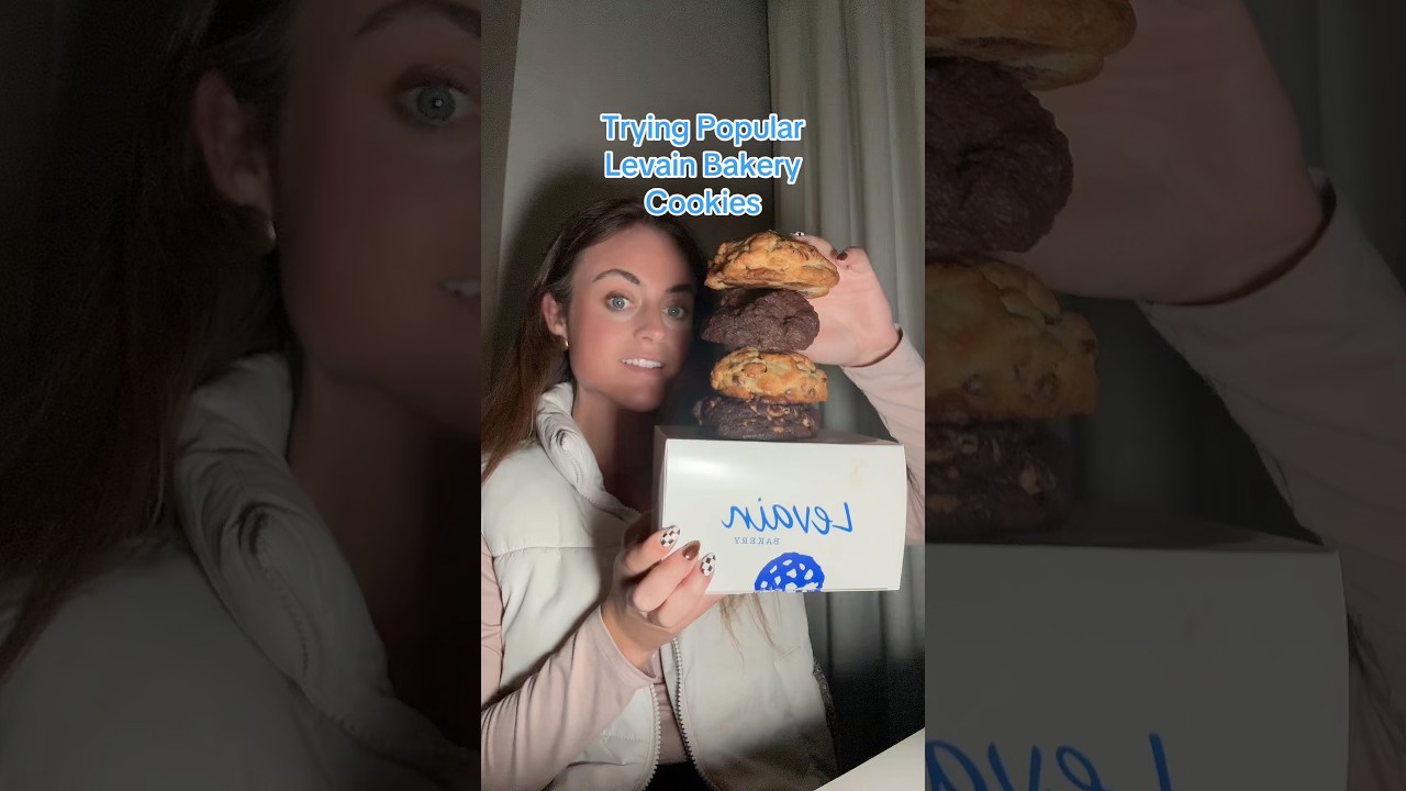 Trying Popular Levain Bakery Cookies 🍪💙#levainbakery #levain #levaincookies #cookies #cookierun