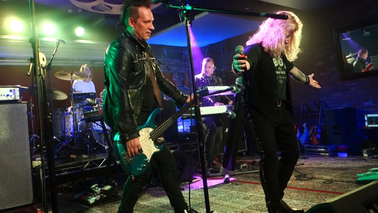 Ferlazzo Plays Bass at STEVE FERLAZZO'S BIRTHDAY LUCKY STRIKE 2019