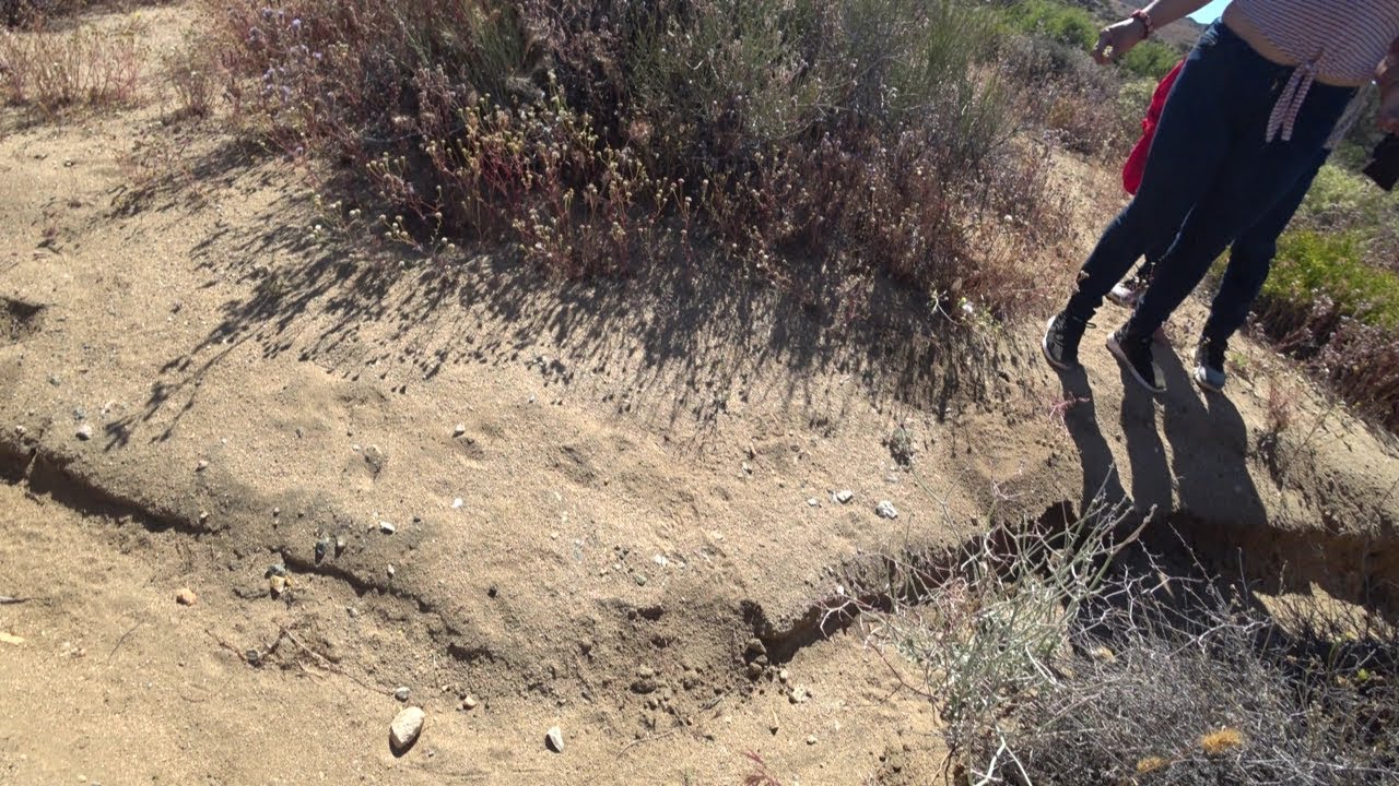 Вина Сан Андреас в пустыне Калифорнии