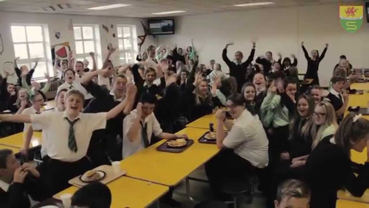Shwmae oddi wrth Ysgol y Strade! - Diwrnod Shwmae Su'mae 2014