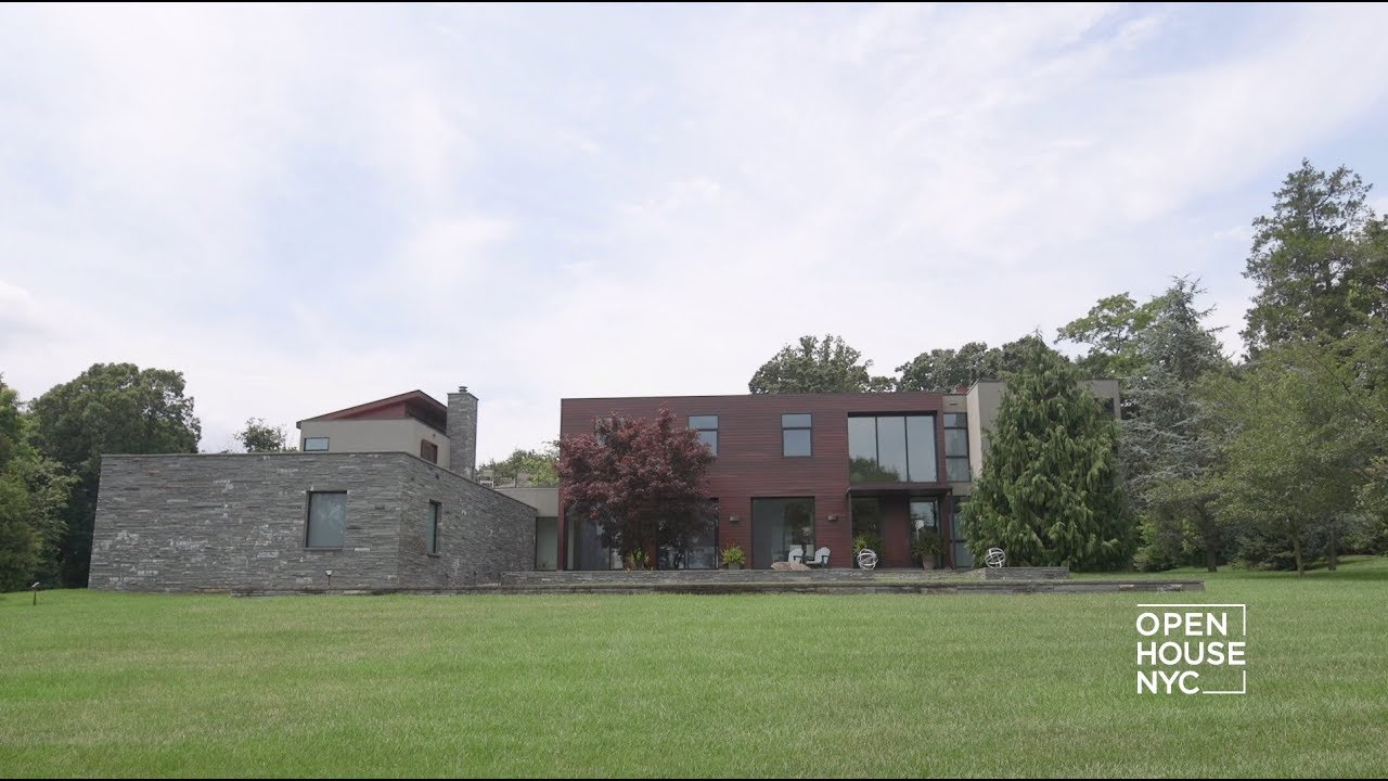 A Modern Home Inspired by Philip Johnson