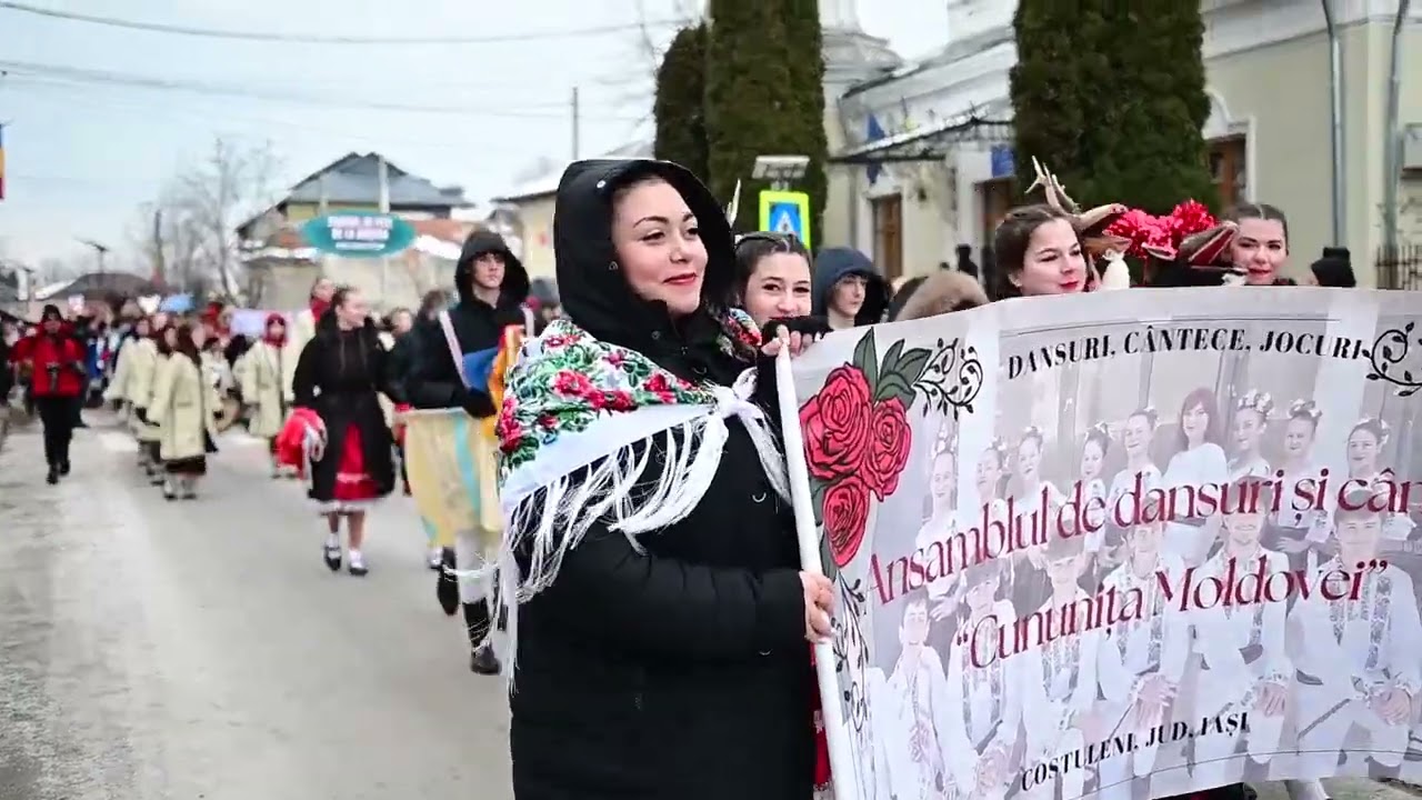 Festivalul Obiceiurilor și Tradițiilor de Anul Nou, în plină desfășurare la Târgu-Neamț