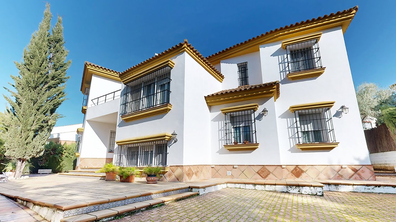Chalet Independiente de Lujo en Club Zaudín - La Exclusividad de Sevilla