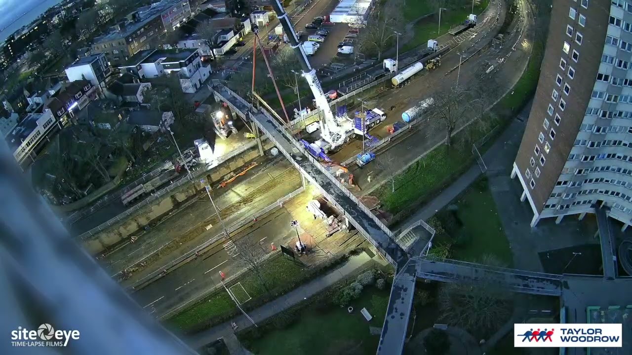 Better Queensway footbridge removal timelapse